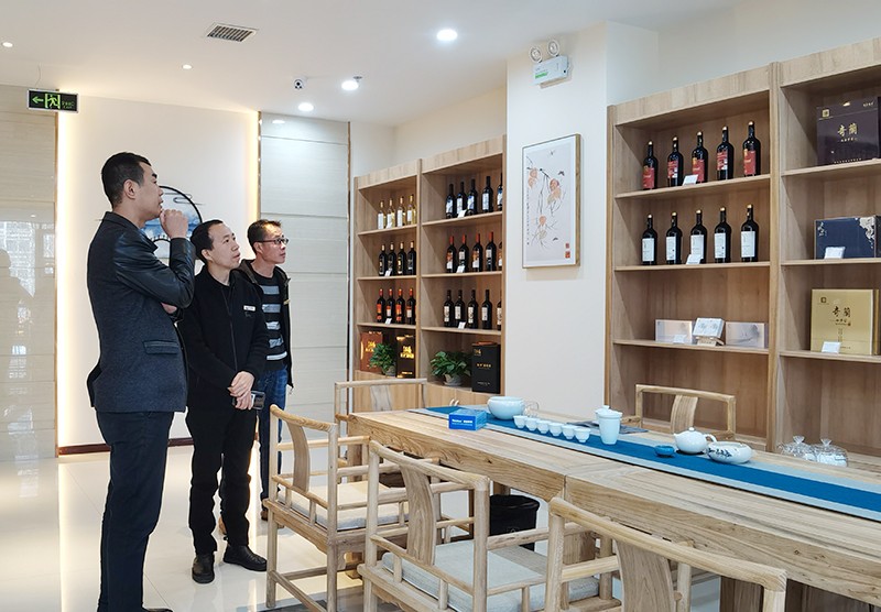 樅木國際酒莊恭祝福碩茶莊開業(yè)大吉